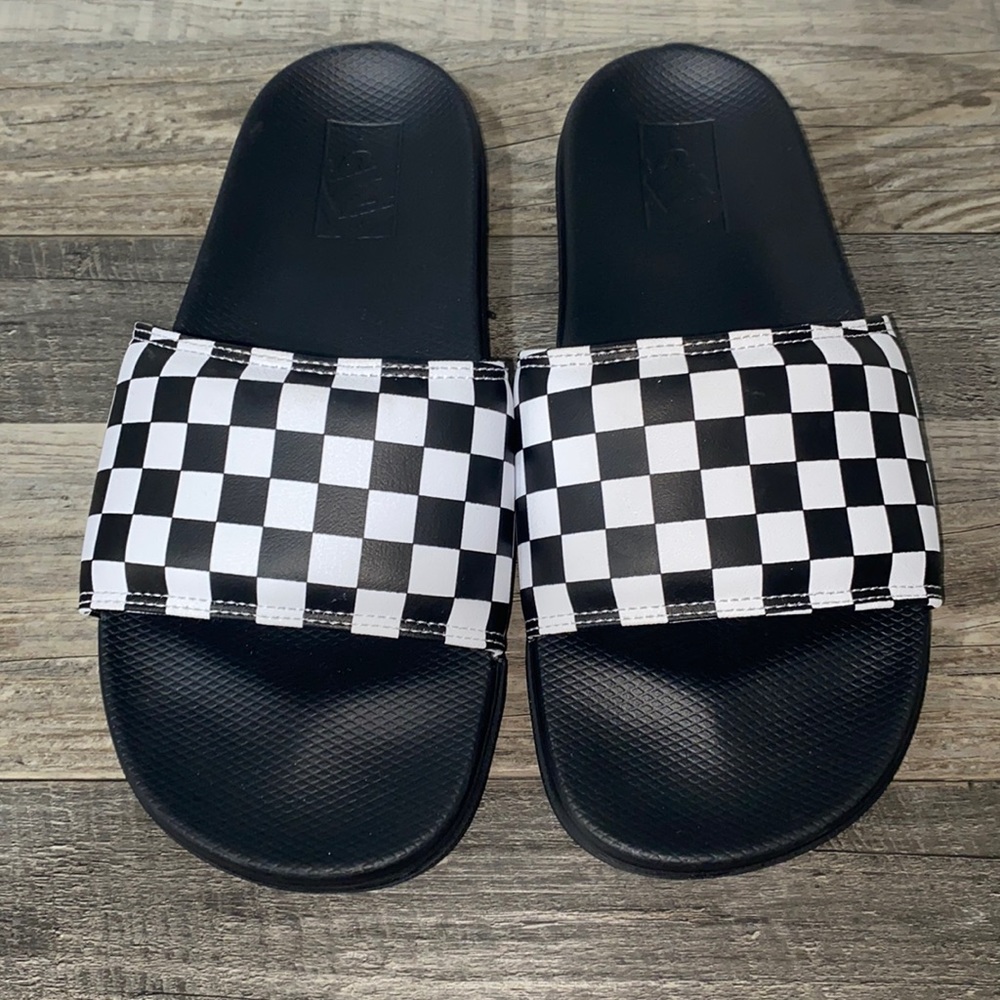 CHECKERBOARD LA COSTA SLIDE-ON SANDAL. Men’s Size 7